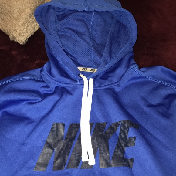 Nike Therma-Fit Hoodie - Picture 2 of 4